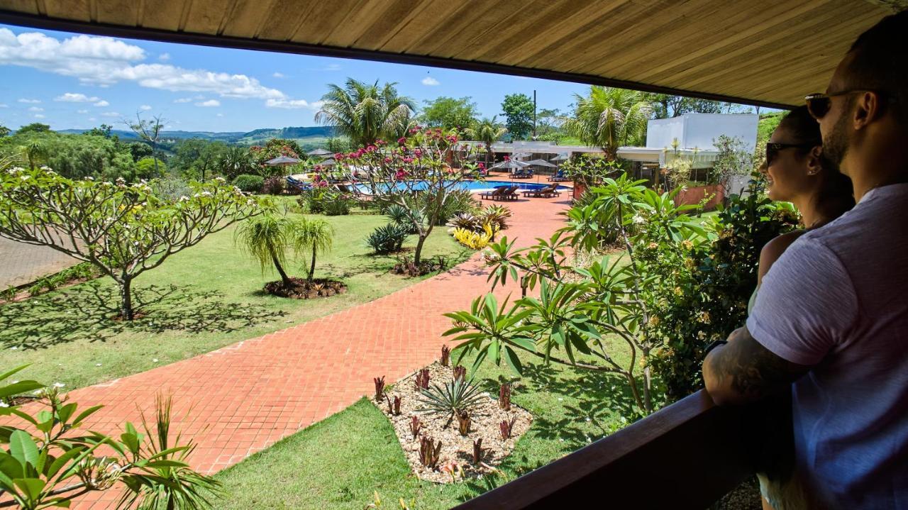 Hotel Boutique Frangipani Brotas Buitenkant foto View of the resort