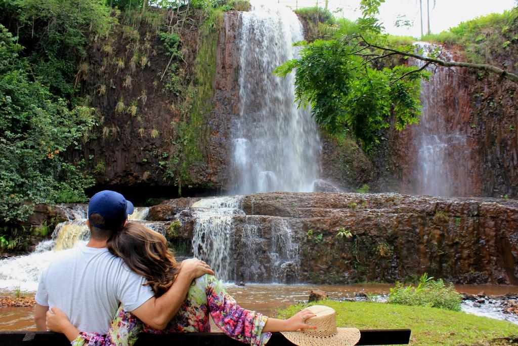 Hotel Boutique Frangipani Brotas Buitenkant foto The waterfall of the river